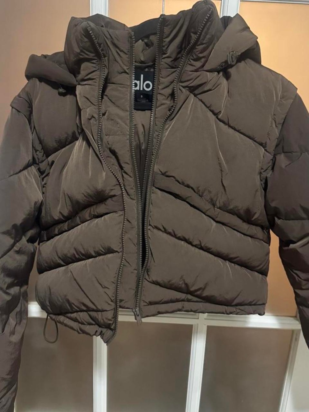 ALO Yoga Women's Chocolate Brown Puffer Jacket with Hood